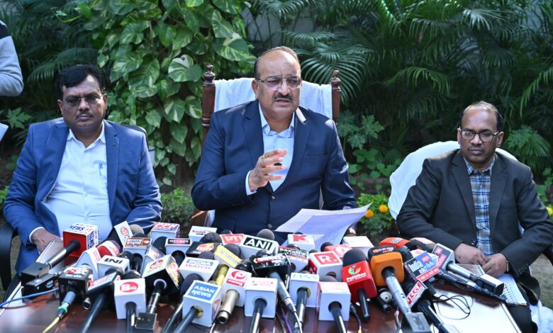 उद्यान मंत्री दिनेश प्रताप सिंह ने शुरू की मखाना विकास योजना, पूर्वांचल के किसानों को मिलेगा बड़ा लाभ