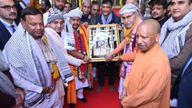 cm-yogi-bjp-president-visit-banke-bihari-temple-mathura