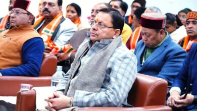 uttarakhand-cm-listens-mann-ki-baat-130