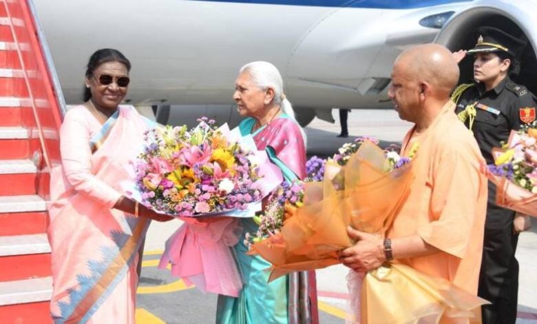 अयोध्या में राष्ट्रपति का भव्य स्वागत, मेयर ने सौंपी ‘नगर की चाबी’