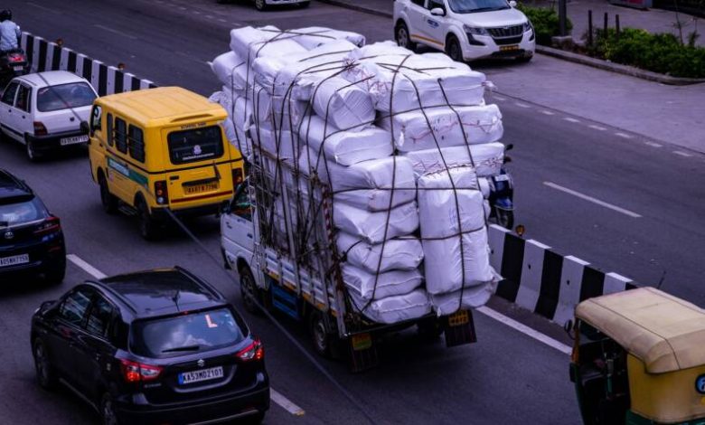 ओवरलोड वाहनों पर सख्ती: सरकार ने जारी किए नए हाईवे टोल नियम, 40% से ज्यादा भार पर 4 गुना शुल्क